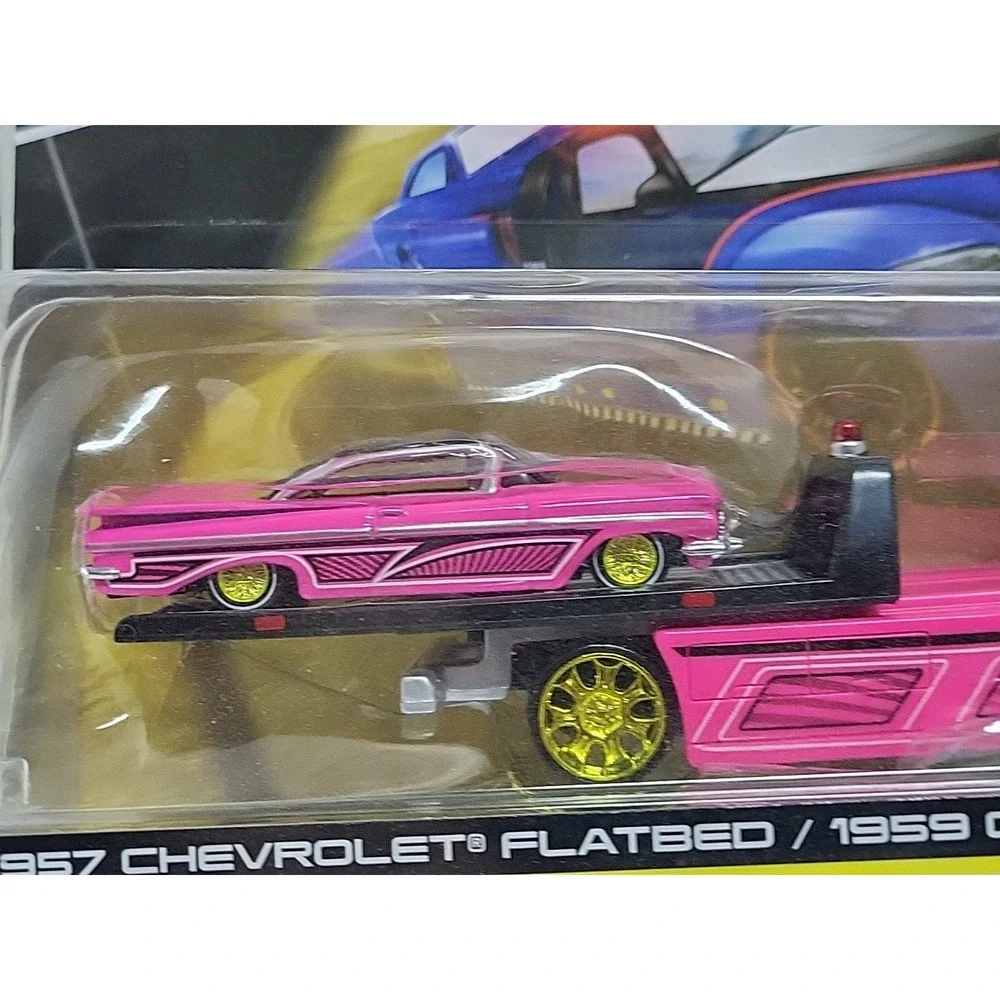 Maisto 1957 Chevrolet Flatbed‎ Truck & 1959 Impala SS Pink 1/64 Models
